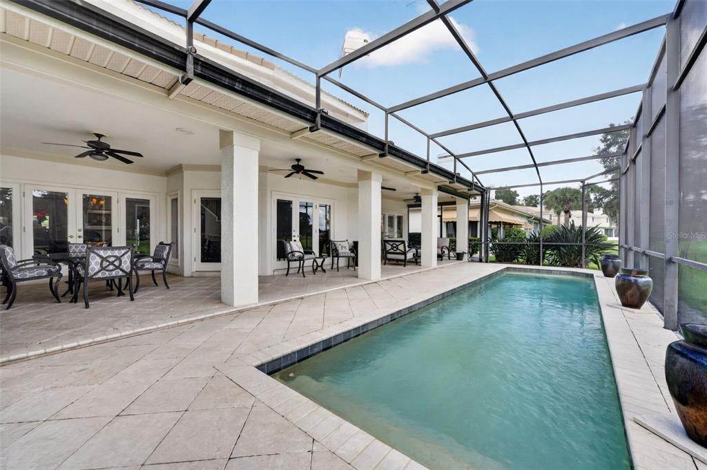 En Venta: $675,000 (4 camas, 2 baños, 3147 Pies cuadrados)