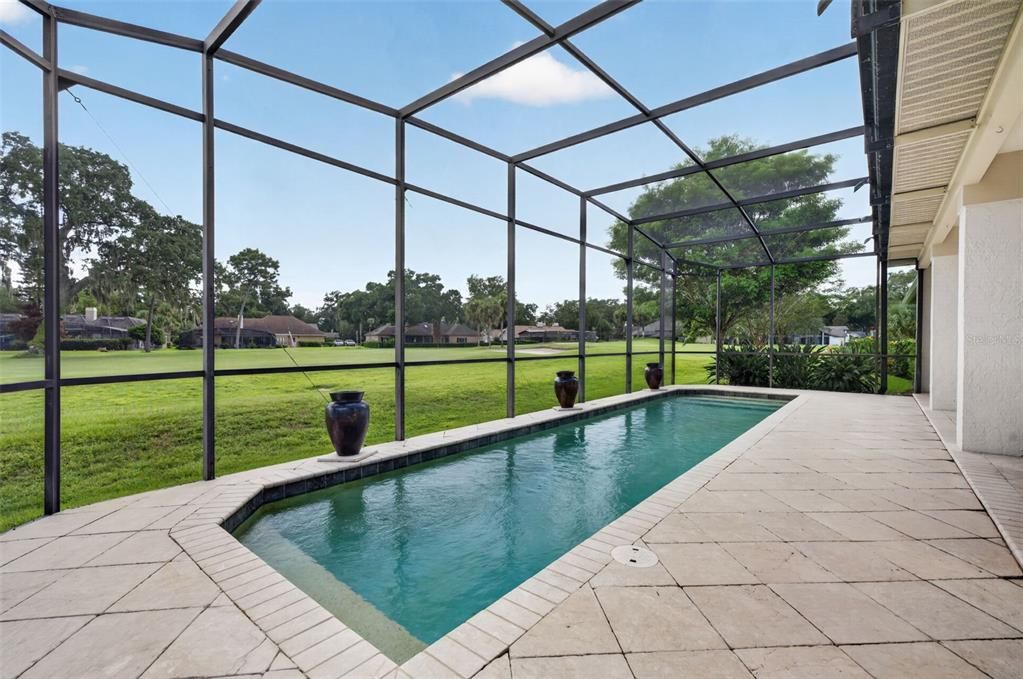 En Venta: $675,000 (4 camas, 2 baños, 3147 Pies cuadrados)