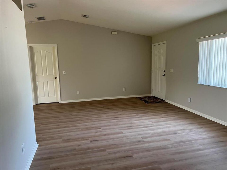 For Sale: $196,000 (2 beds, 2 baths, 1495 Square Feet)