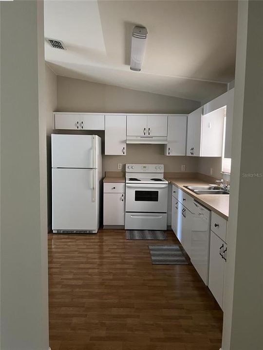 For Sale: $196,000 (2 beds, 2 baths, 1495 Square Feet)