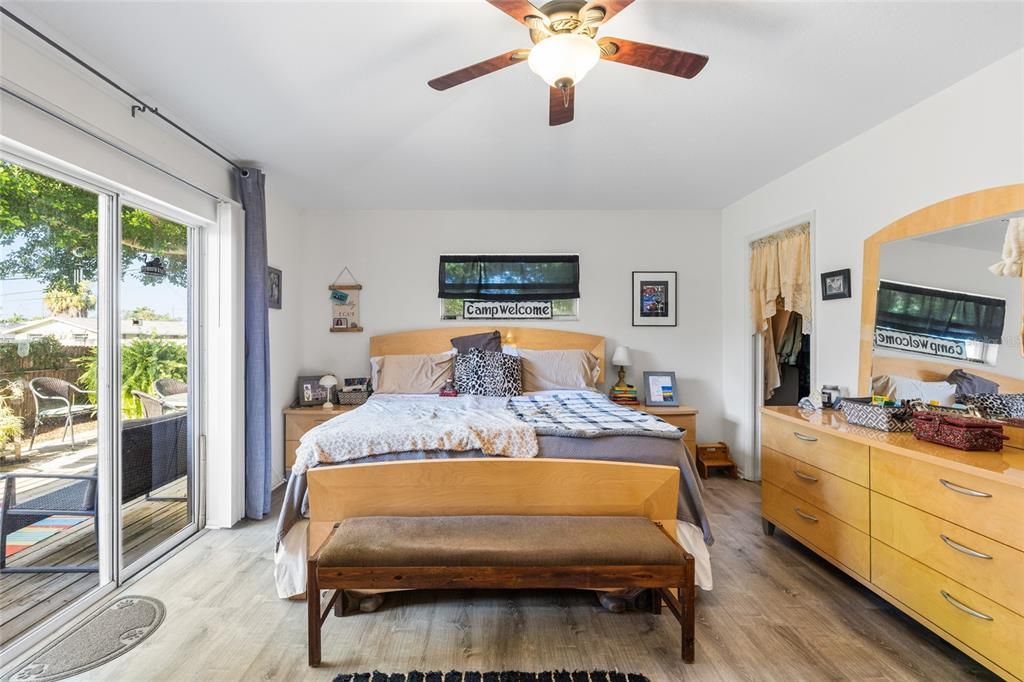 For Sale: $299,900 (3 beds, 2 baths, 1224 Square Feet)