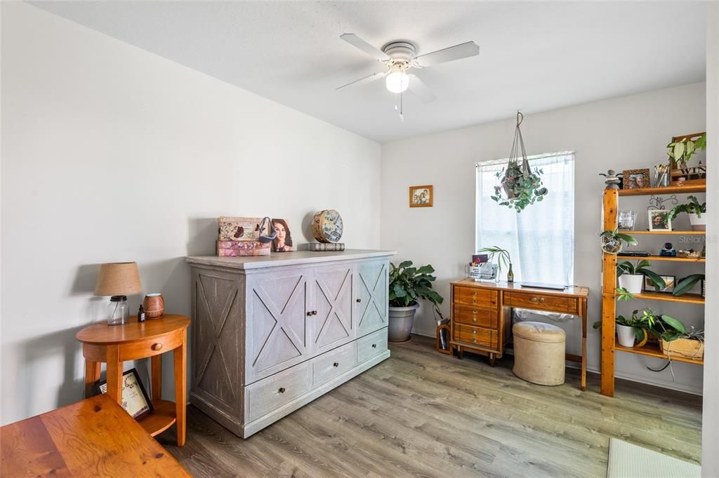 For Sale: $299,900 (3 beds, 2 baths, 1224 Square Feet)