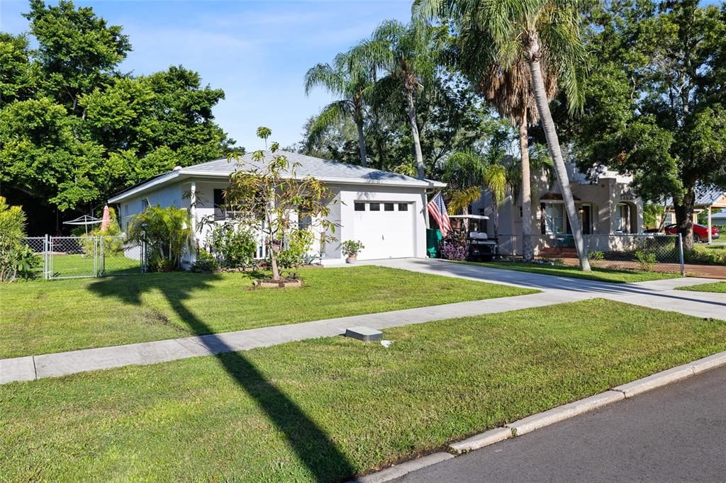 For Sale: $299,900 (3 beds, 2 baths, 1224 Square Feet)