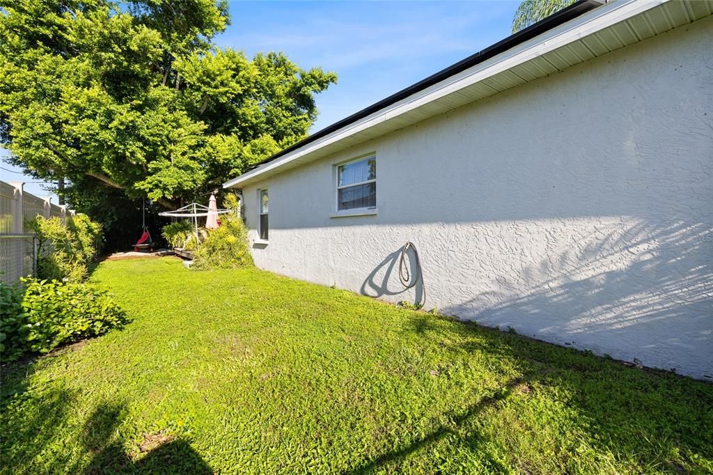 For Sale: $299,900 (3 beds, 2 baths, 1224 Square Feet)