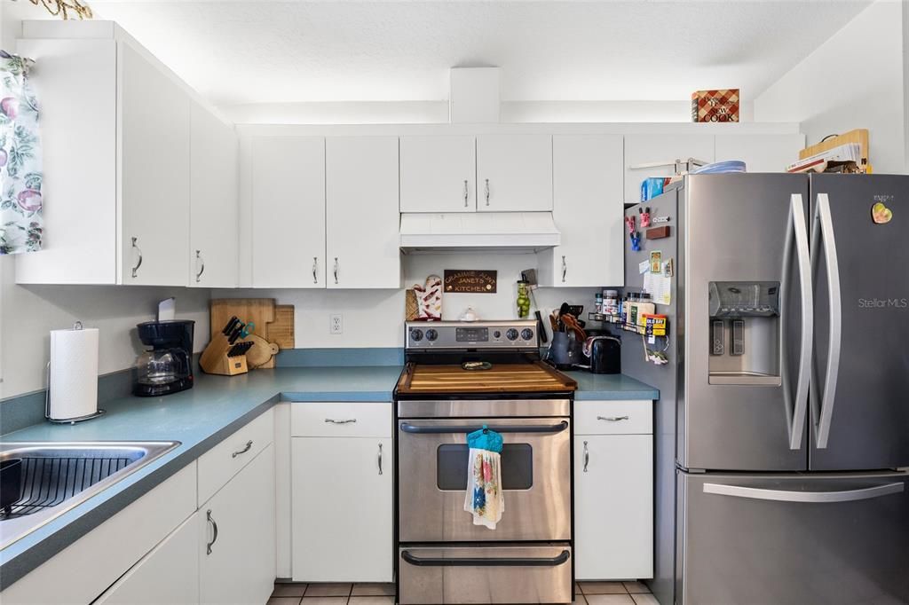 For Sale: $299,900 (3 beds, 2 baths, 1224 Square Feet)