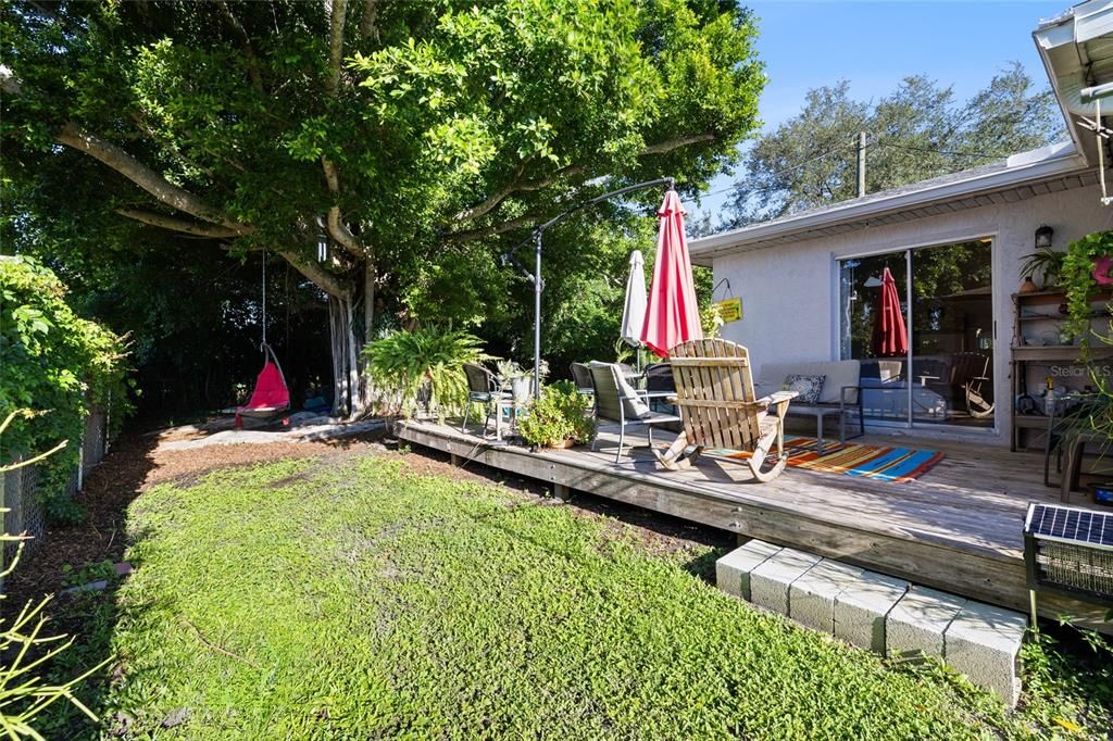 For Sale: $299,900 (3 beds, 2 baths, 1224 Square Feet)