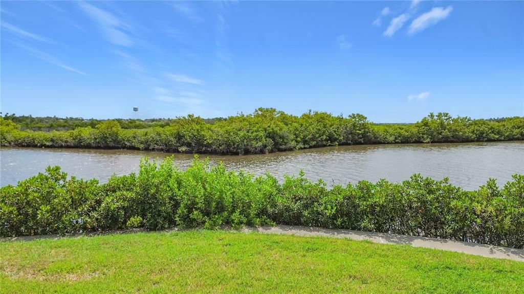 For Sale: $590,000 (2 beds, 2 baths, 1200 Square Feet)