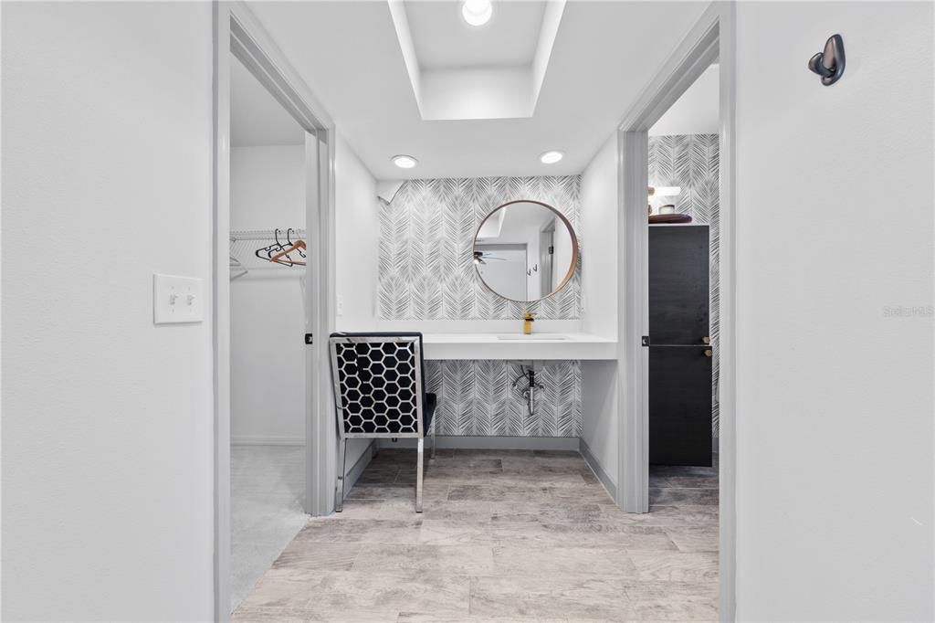En Venta: $575,000 (4 camas, 2 baños, 1985 Pies cuadrados)