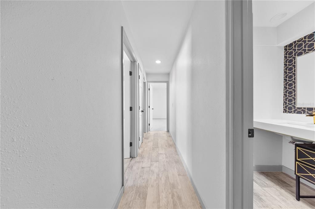 En Venta: $575,000 (4 camas, 2 baños, 1985 Pies cuadrados)