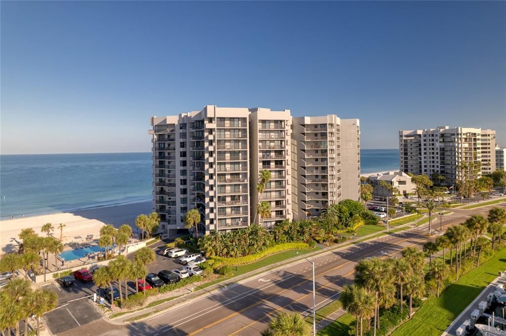 For Rent: $4,500 (2 beds, 2 baths, 1610 Square Feet)