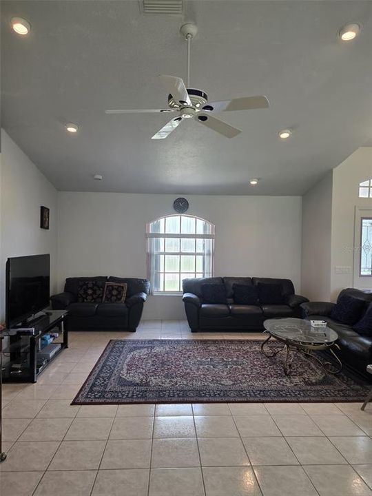 For Sale: $319,000 (3 beds, 2 baths, 1974 Square Feet)