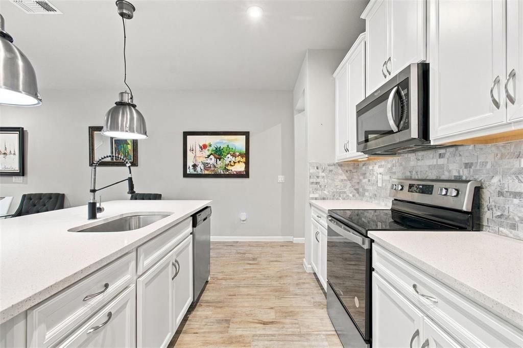 En Venta: $379,900 (3 camas, 2 baños, 1888 Pies cuadrados)