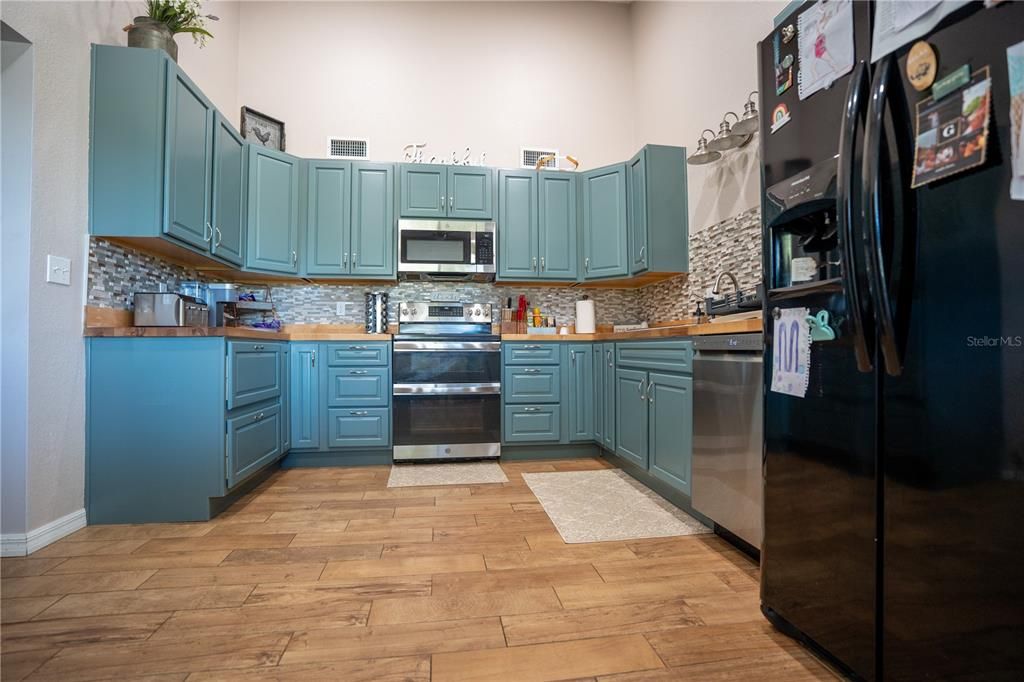 En Venta: $449,900 (3 camas, 2 baños, 1692 Pies cuadrados)