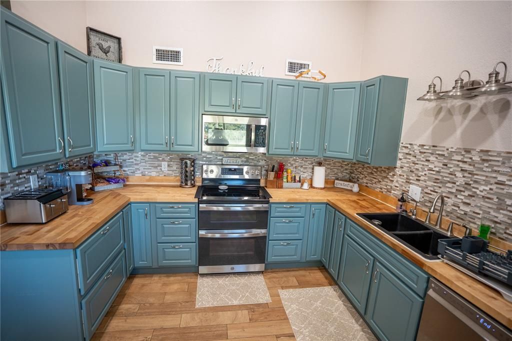 En Venta: $449,900 (3 camas, 2 baños, 1692 Pies cuadrados)