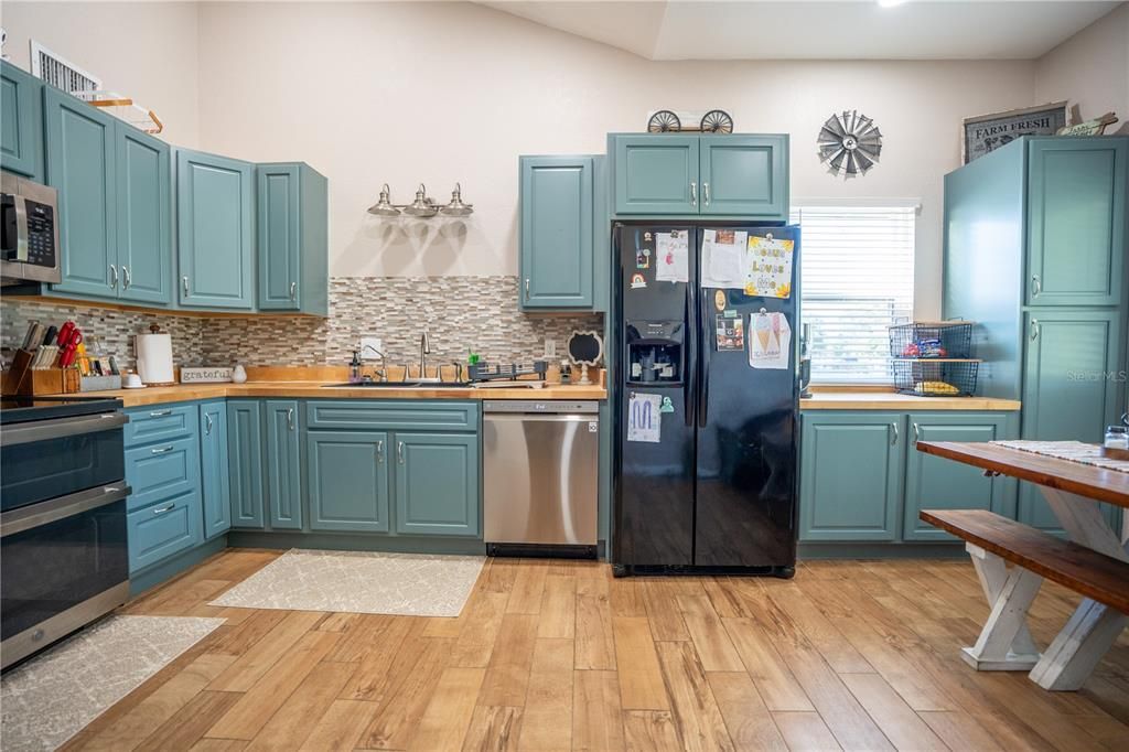 En Venta: $449,900 (3 camas, 2 baños, 1692 Pies cuadrados)