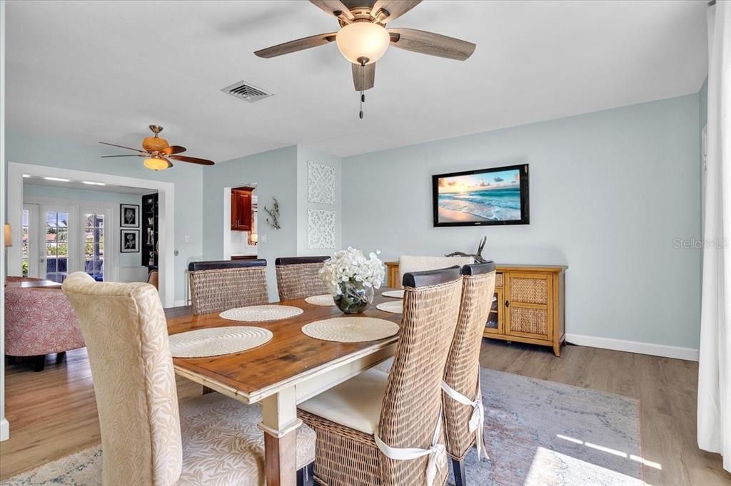 For Sale: $429,900 (3 beds, 2 baths, 1815 Square Feet)