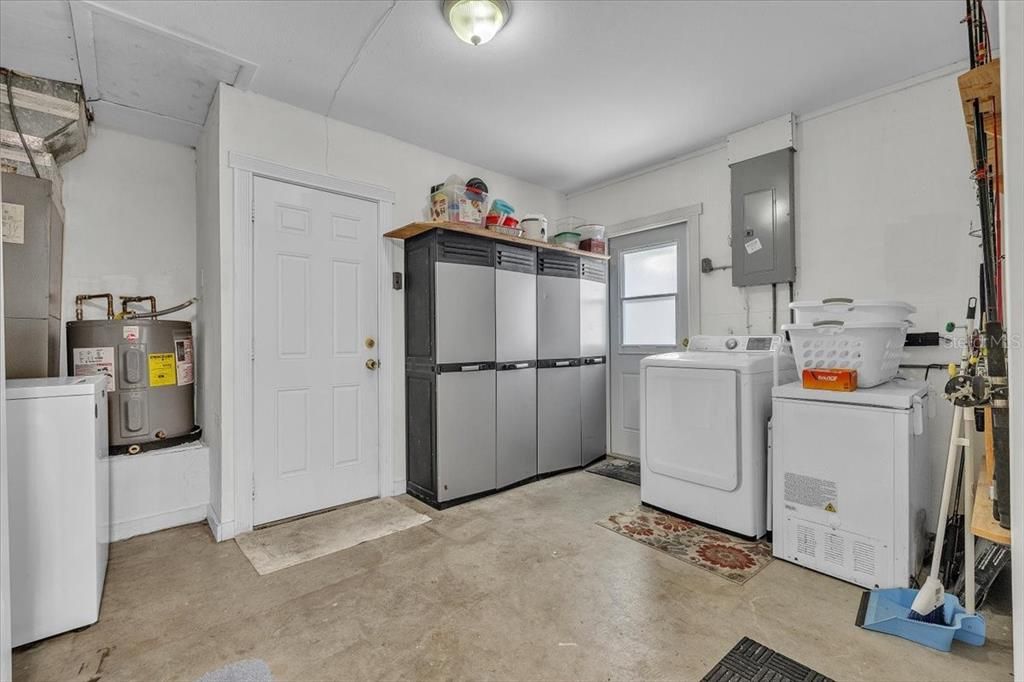 For Sale: $429,900 (3 beds, 2 baths, 1815 Square Feet)