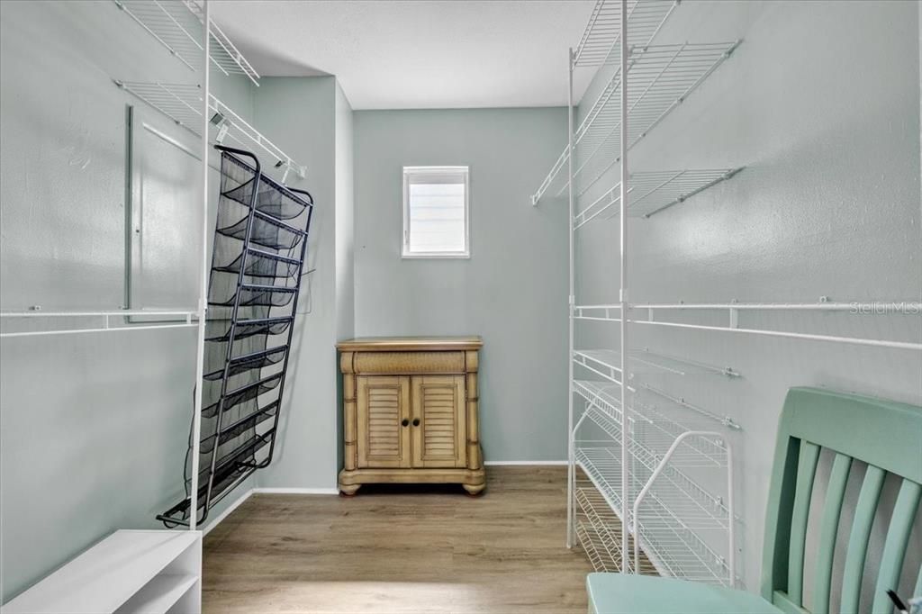 For Sale: $429,900 (3 beds, 2 baths, 1815 Square Feet)