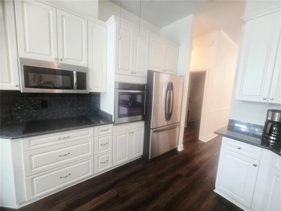 На продажу: $459,900 (4 спален, 2 ванн, 2218 Квадратных фут)