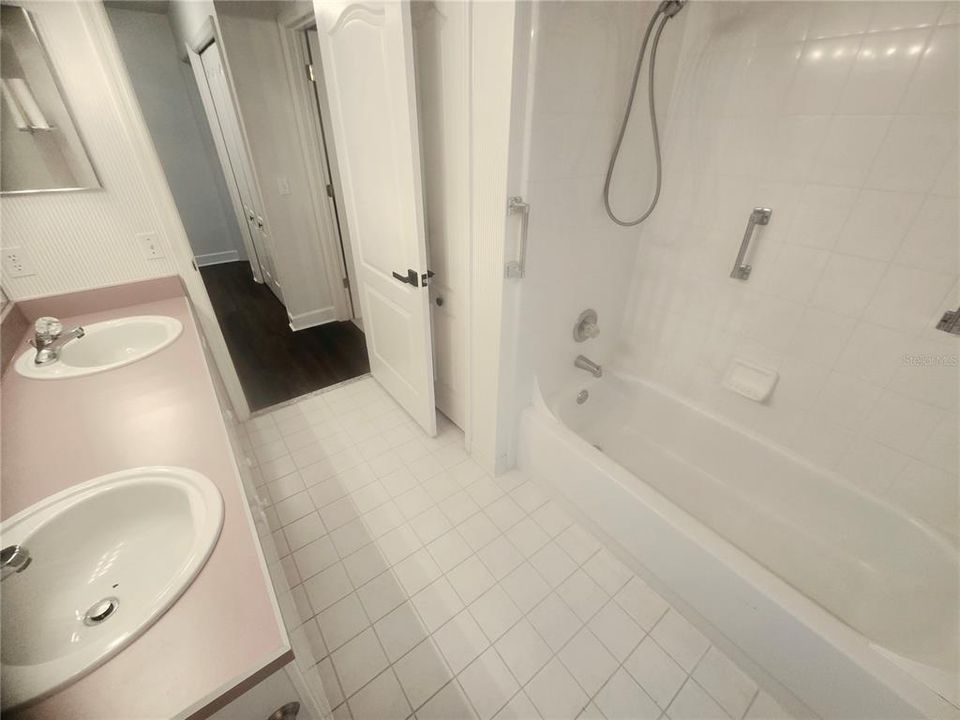 На продажу: $459,900 (4 спален, 2 ванн, 2218 Квадратных фут)