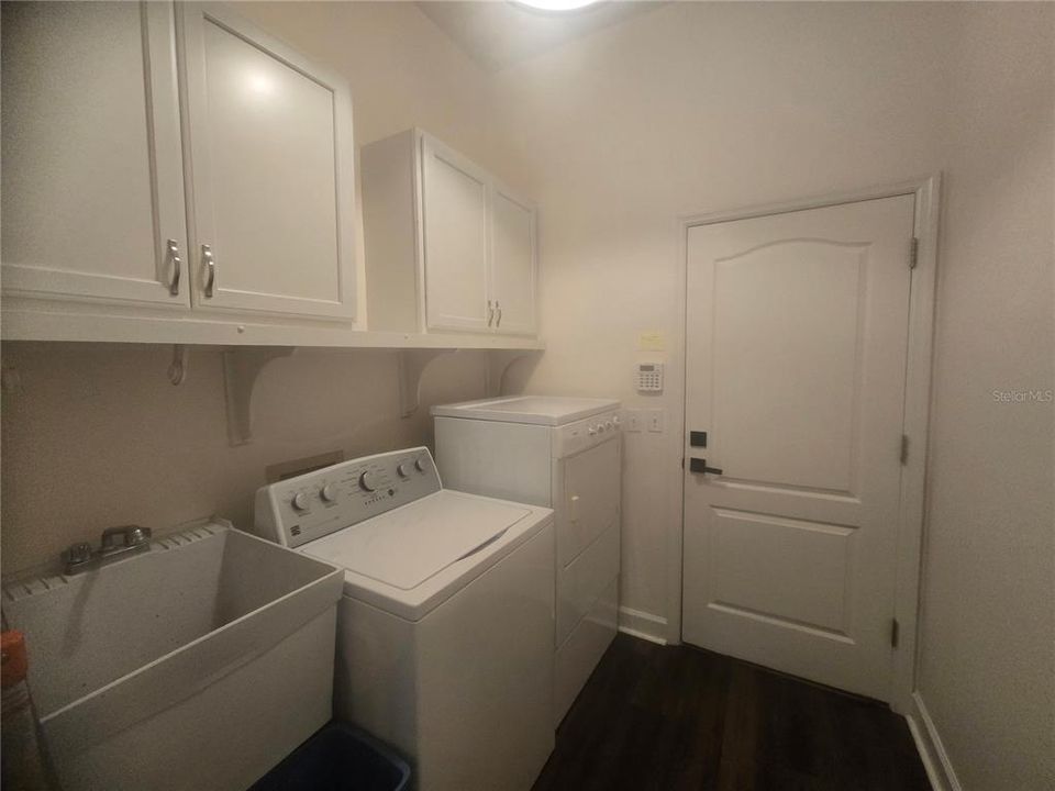 На продажу: $459,900 (4 спален, 2 ванн, 2218 Квадратных фут)
