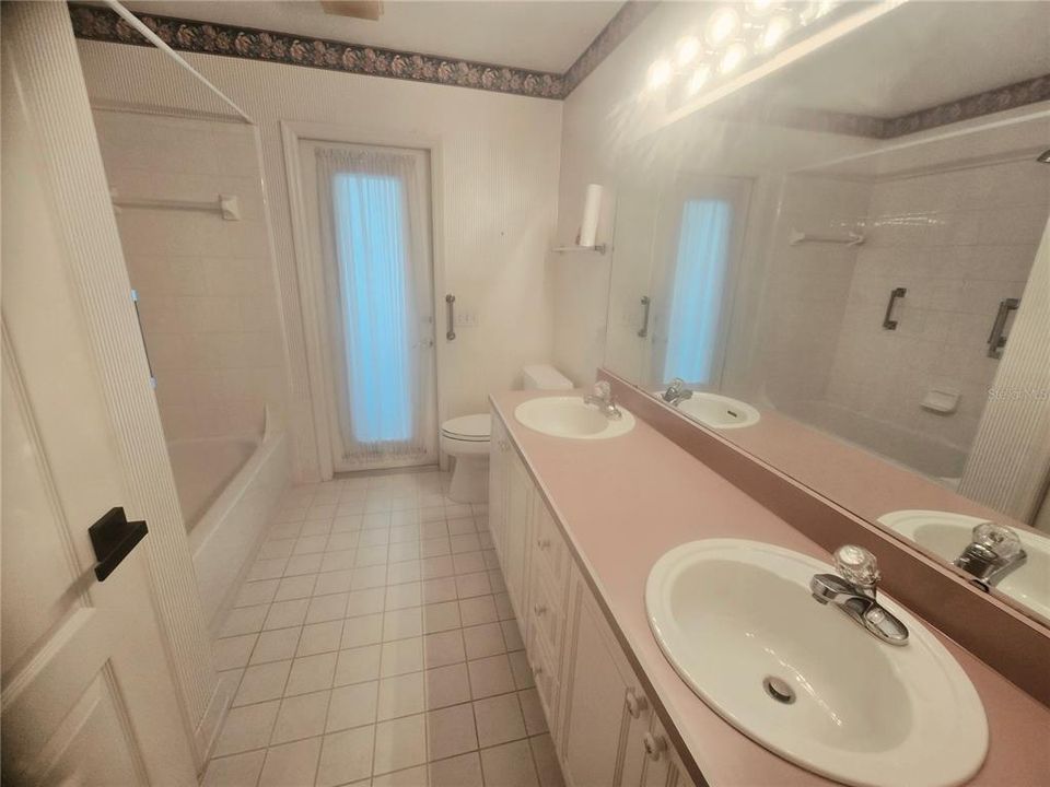 На продажу: $459,900 (4 спален, 2 ванн, 2218 Квадратных фут)