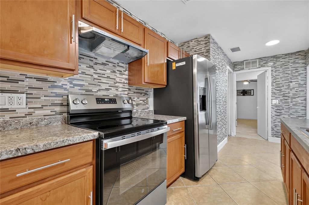 For Sale: $350,000 (4 beds, 2 baths, 1700 Square Feet)