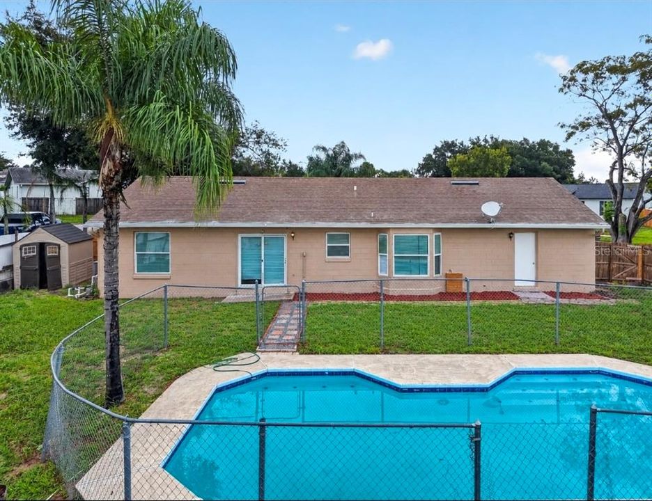 For Sale: $350,000 (4 beds, 2 baths, 1700 Square Feet)