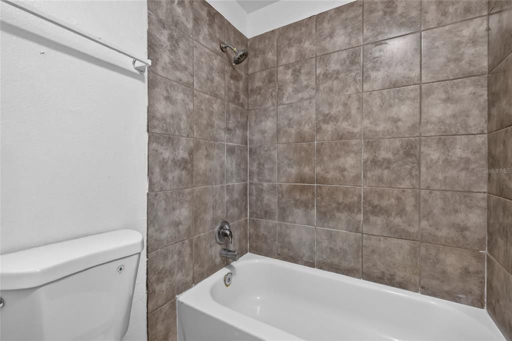 For Sale: $350,000 (4 beds, 2 baths, 1700 Square Feet)