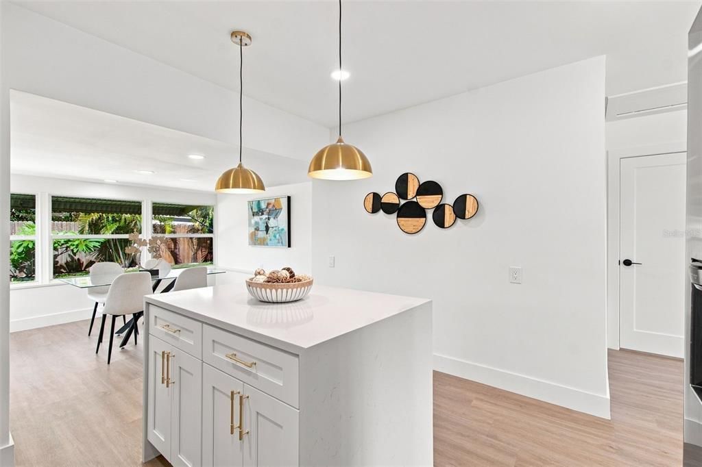 En Venta: $449,900 (2 camas, 2 baños, 1174 Pies cuadrados)