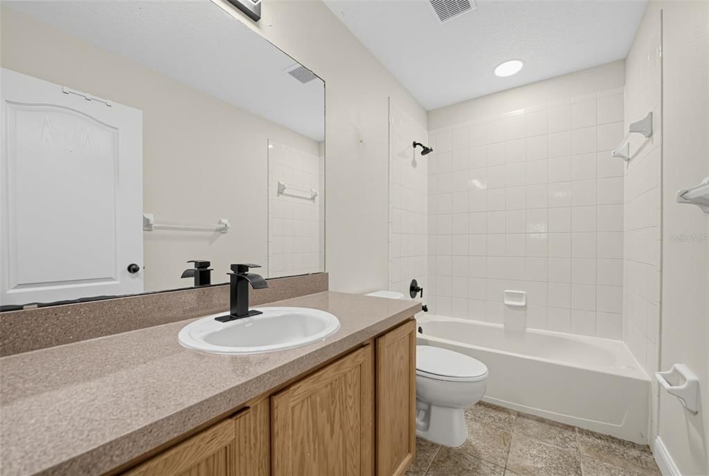 En Venta: $549,900 (4 camas, 2 baños, 2883 Pies cuadrados)
