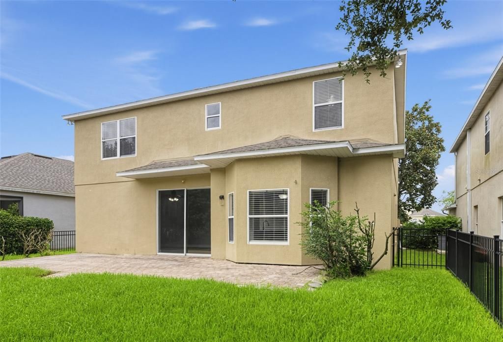 En Venta: $549,900 (4 camas, 2 baños, 2883 Pies cuadrados)