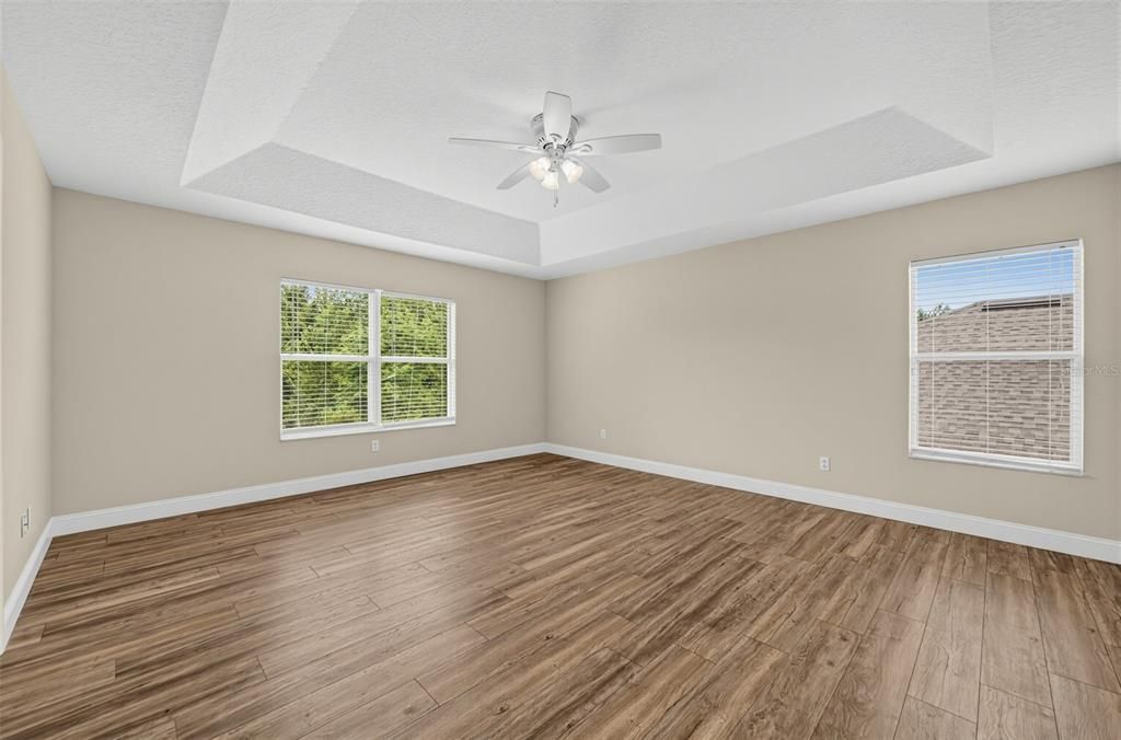 En Venta: $549,900 (4 camas, 2 baños, 2883 Pies cuadrados)