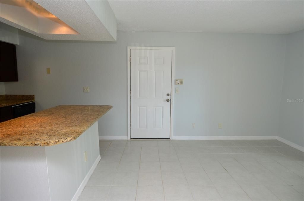 For Rent: $1,300 (1 beds, 1 baths, 500 Square Feet)