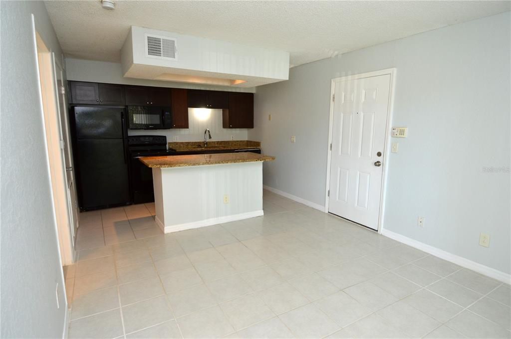 For Rent: $1,300 (1 beds, 1 baths, 500 Square Feet)