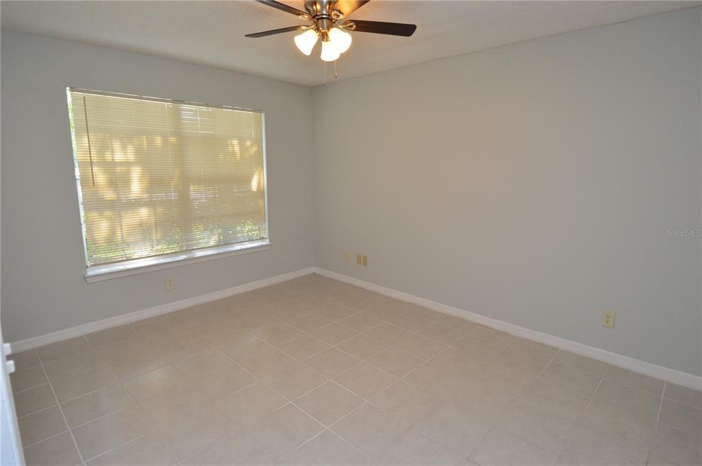 For Rent: $1,300 (1 beds, 1 baths, 500 Square Feet)