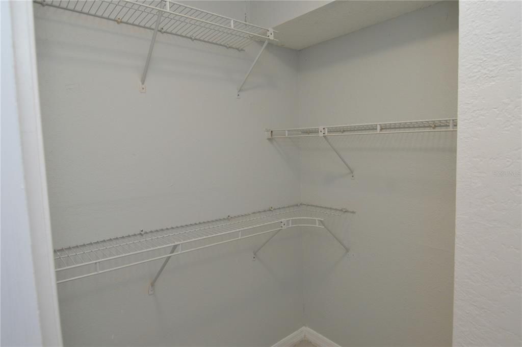 For Rent: $1,300 (1 beds, 1 baths, 500 Square Feet)