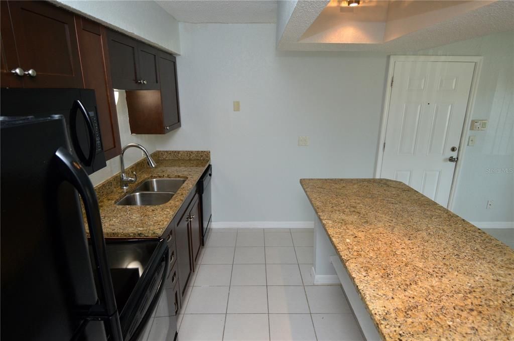 For Rent: $1,300 (1 beds, 1 baths, 500 Square Feet)