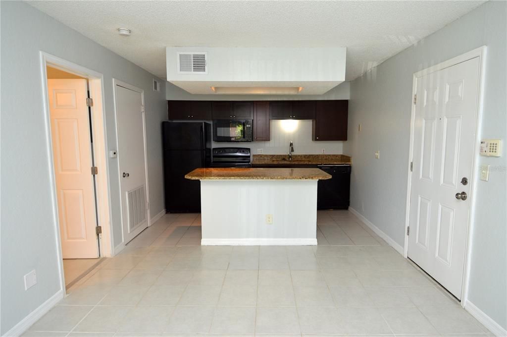 For Rent: $1,300 (1 beds, 1 baths, 500 Square Feet)
