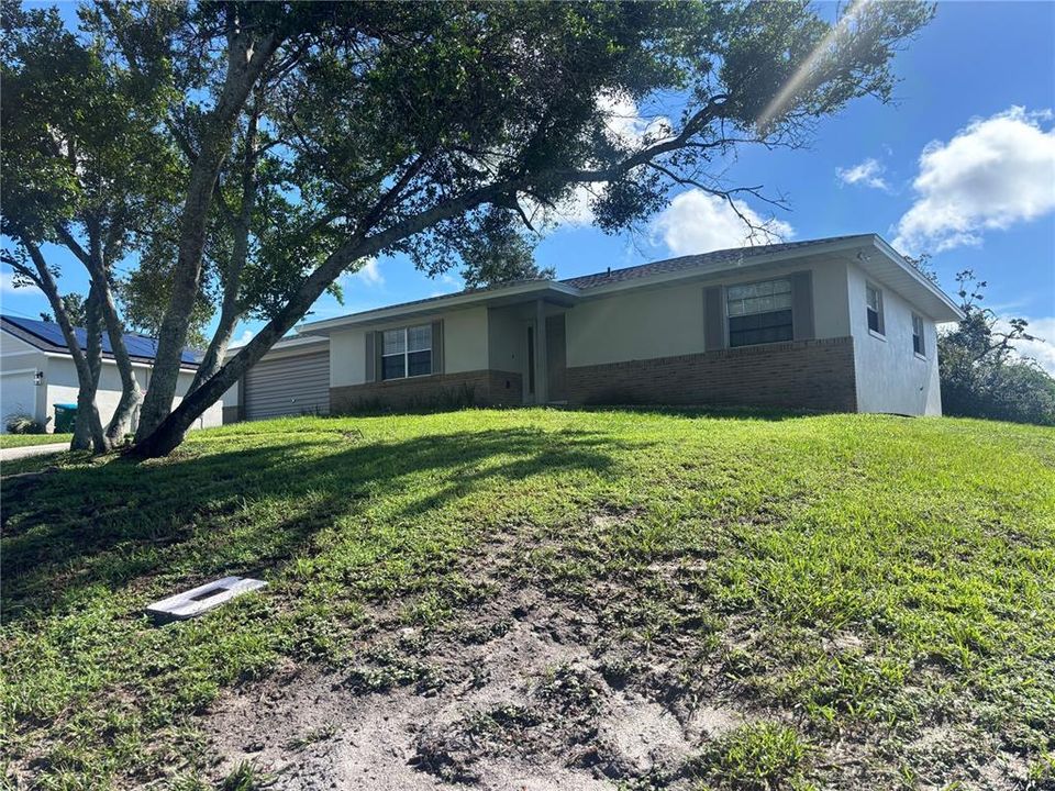 For Rent: $1,650 (2 beds, 2 baths, 1294 Square Feet)