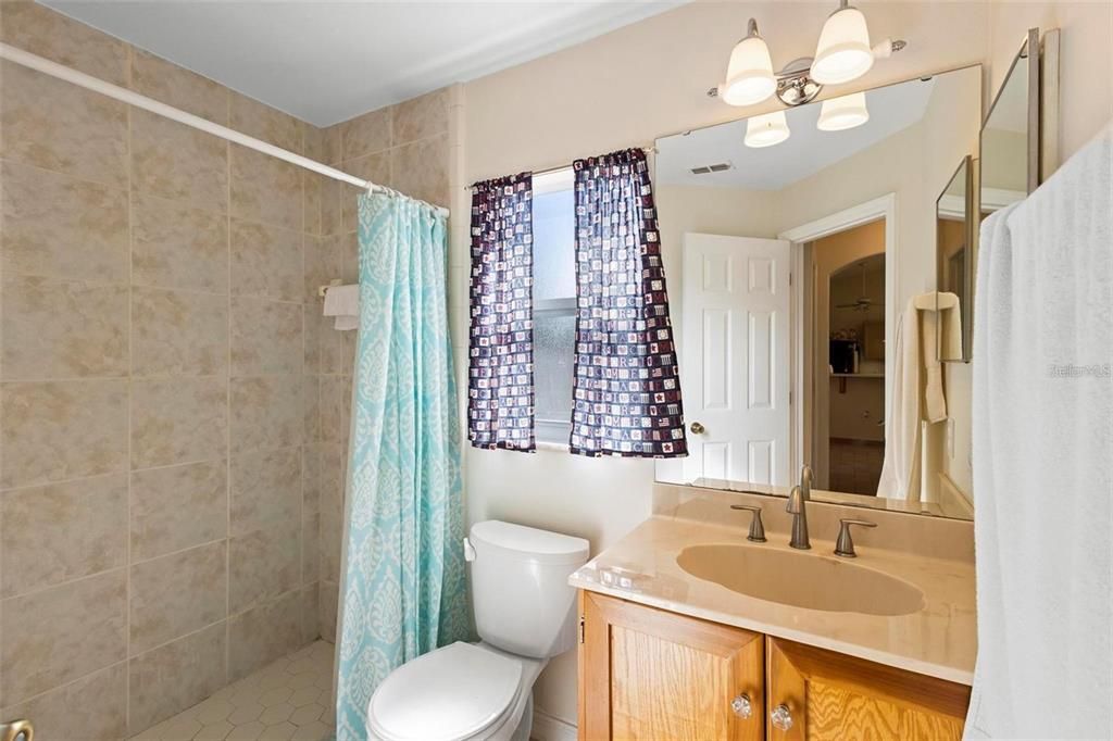 На продажу: $330,900 (3 спален, 2 ванн, 1287 Квадратных фут)