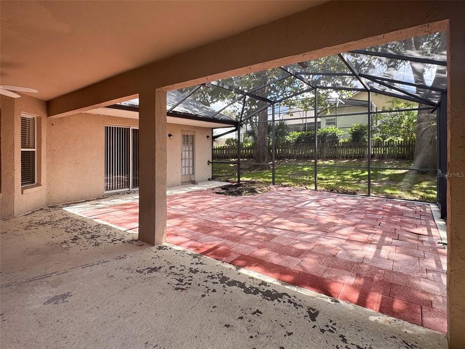 En Venta: $415,000 (4 camas, 3 baños, 2027 Pies cuadrados)
