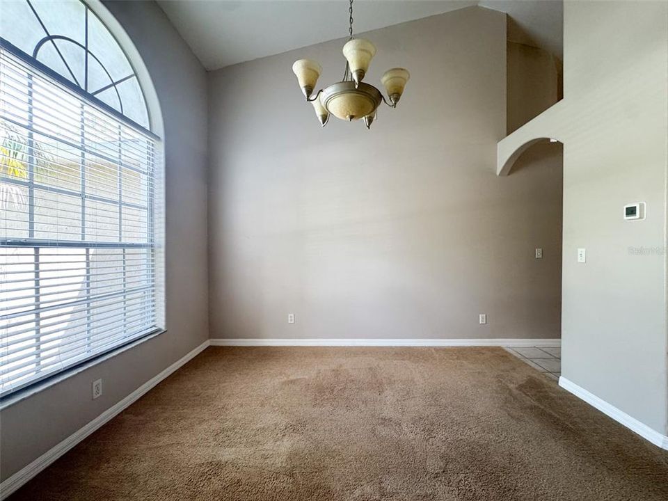 En Venta: $415,000 (4 camas, 3 baños, 2027 Pies cuadrados)