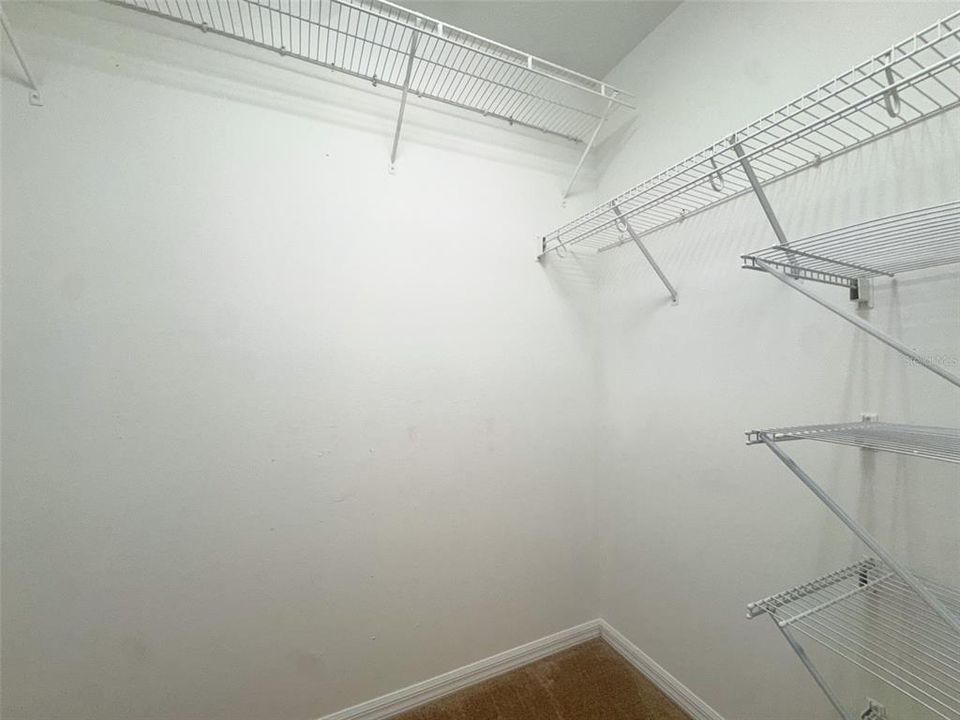 En Venta: $415,000 (4 camas, 3 baños, 2027 Pies cuadrados)