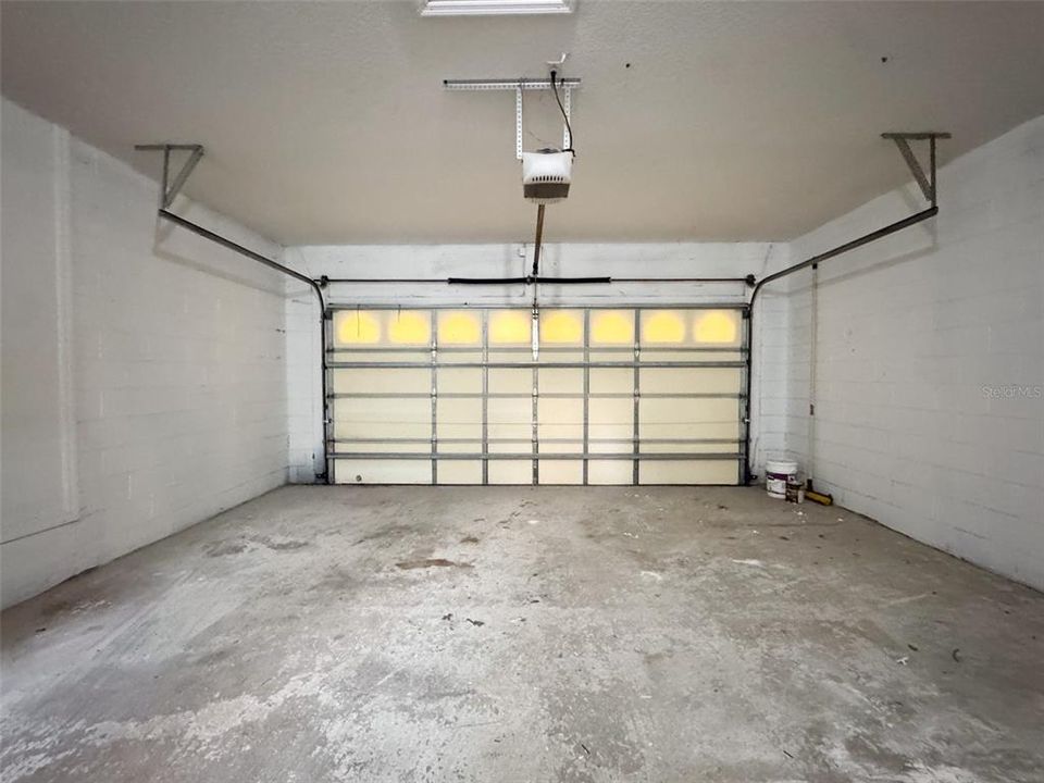 En Venta: $415,000 (4 camas, 3 baños, 2027 Pies cuadrados)