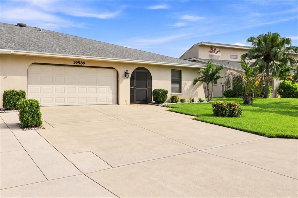 For Sale: $239,900 (2 beds, 2 baths, 1697 Square Feet)