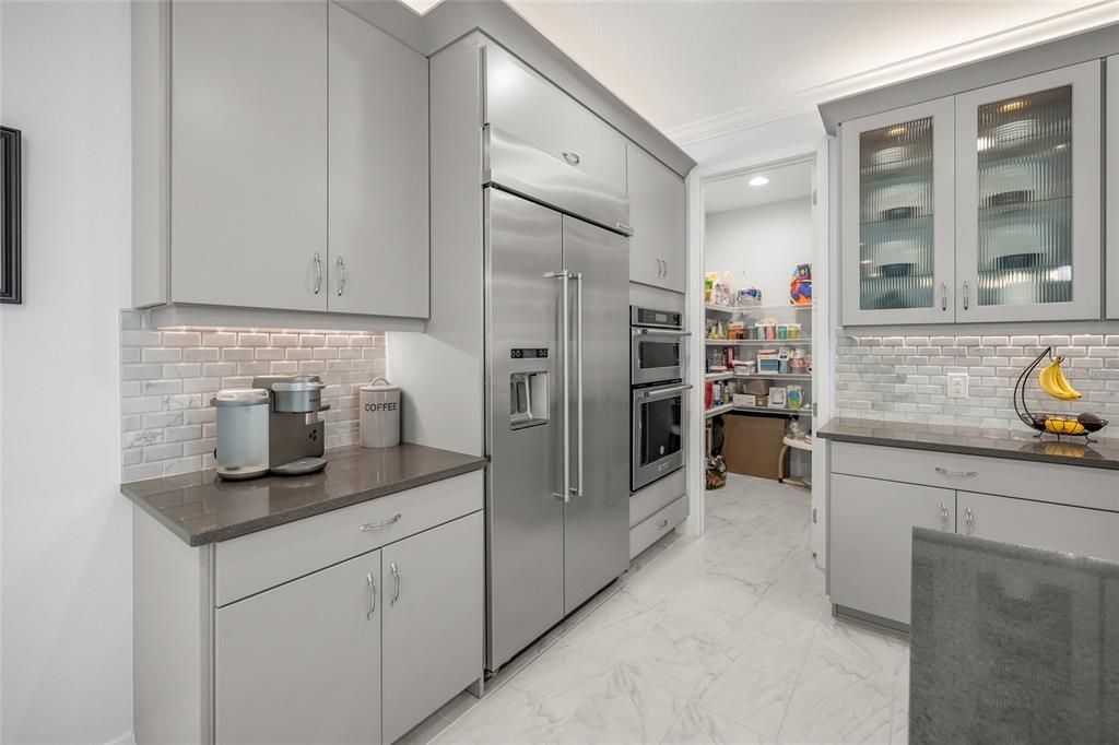 На продажу: $799,999 (3 спален, 2 ванн, 2298 Квадратных фут)