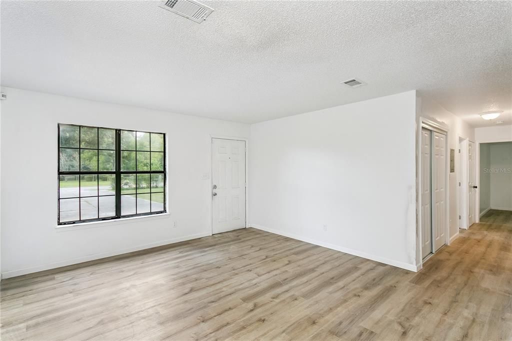 En Venta: $188,900 (3 camas, 1 baños, 1076 Pies cuadrados)