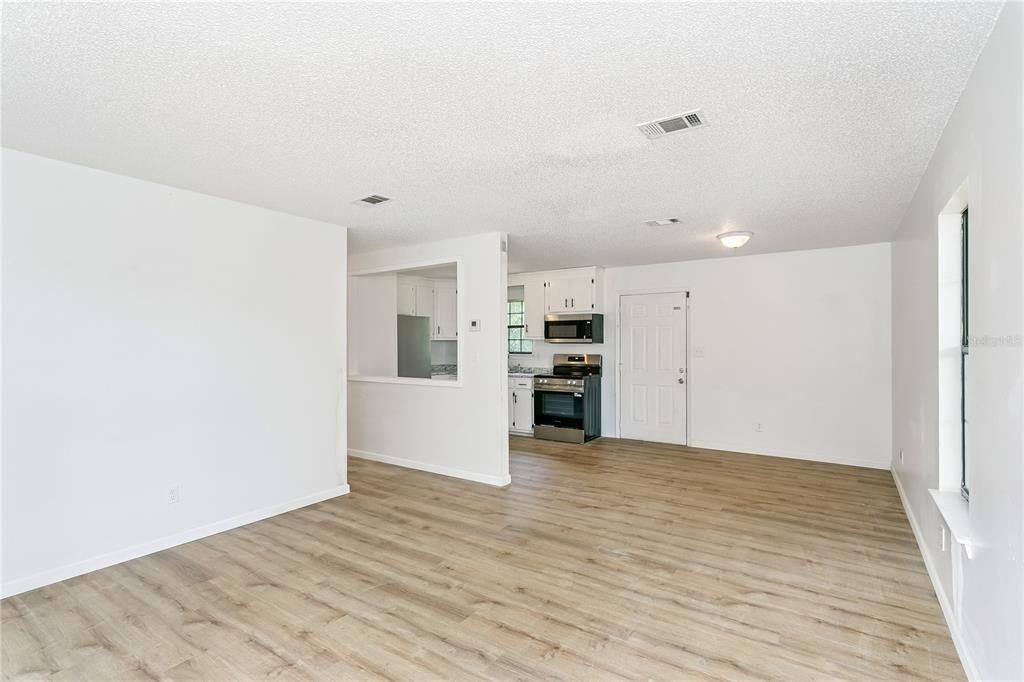En Venta: $188,900 (3 camas, 1 baños, 1076 Pies cuadrados)