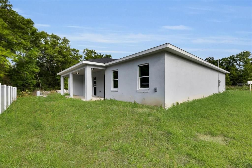 For Sale: $275,000 (4 beds, 3 baths, 1926 Square Feet)